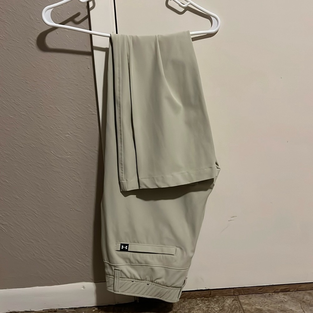 No stains or wear.